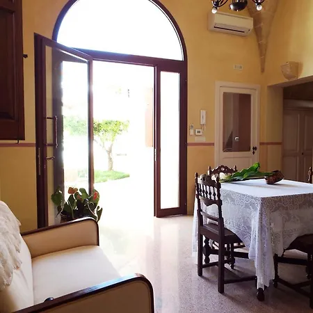 L' Adelaide Guest house